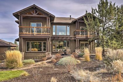 modern Eagle Crest Escape with Patio and 2 Balconies Redmond Oregon