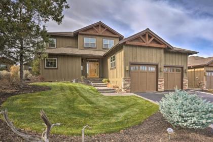 Modern Eagle Crest Escape with Patio and 2 Balconies! - image 10