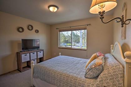 Pet-Friendly Townhome with Golf Course Access! - image 17