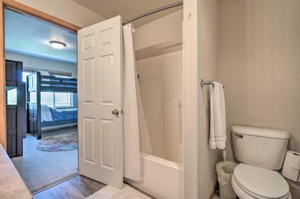 Pet-Friendly Townhome with Golf Course Access! - image 18