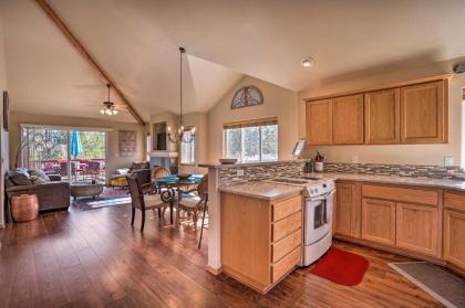 Pet-Friendly Townhome with Golf Course Access! - image 7