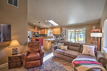 Pet-Friendly Redmond Retreat with Porch and Grill - image 10