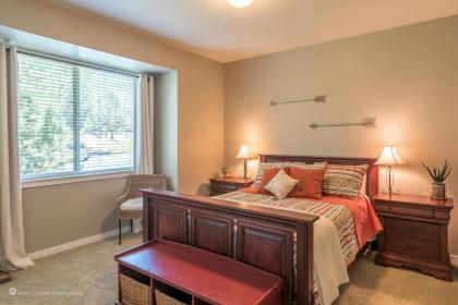 Creekside Townhome - image 15