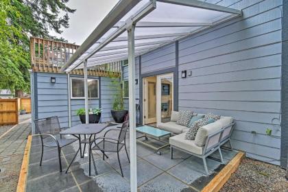 Pet-Friendly Seattle Area Home with Patio and Yard! - image 3