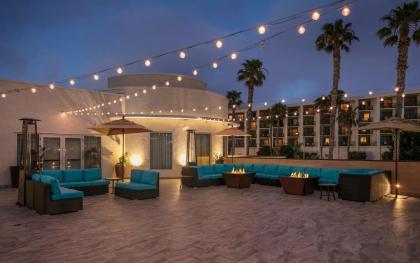 Redondo Beach Hotel Tapestry Collection by Hilton - image 4