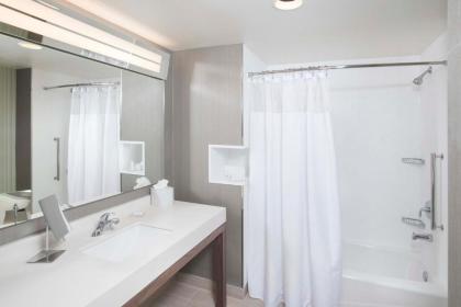 Courtyard by Marriott Redwood City - image 11