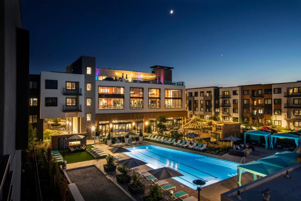 Global Luxury Suites in Menlo Park - main image