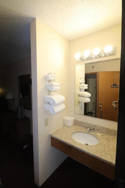 Travelodge by Wyndham Redwood Falls - image 4