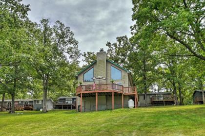 Table Rock Lake House with Resort Amenities! - image 2