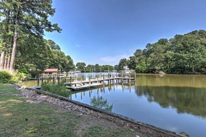 Rivers Edge Retreat with Kayaks and River Access! - image 8