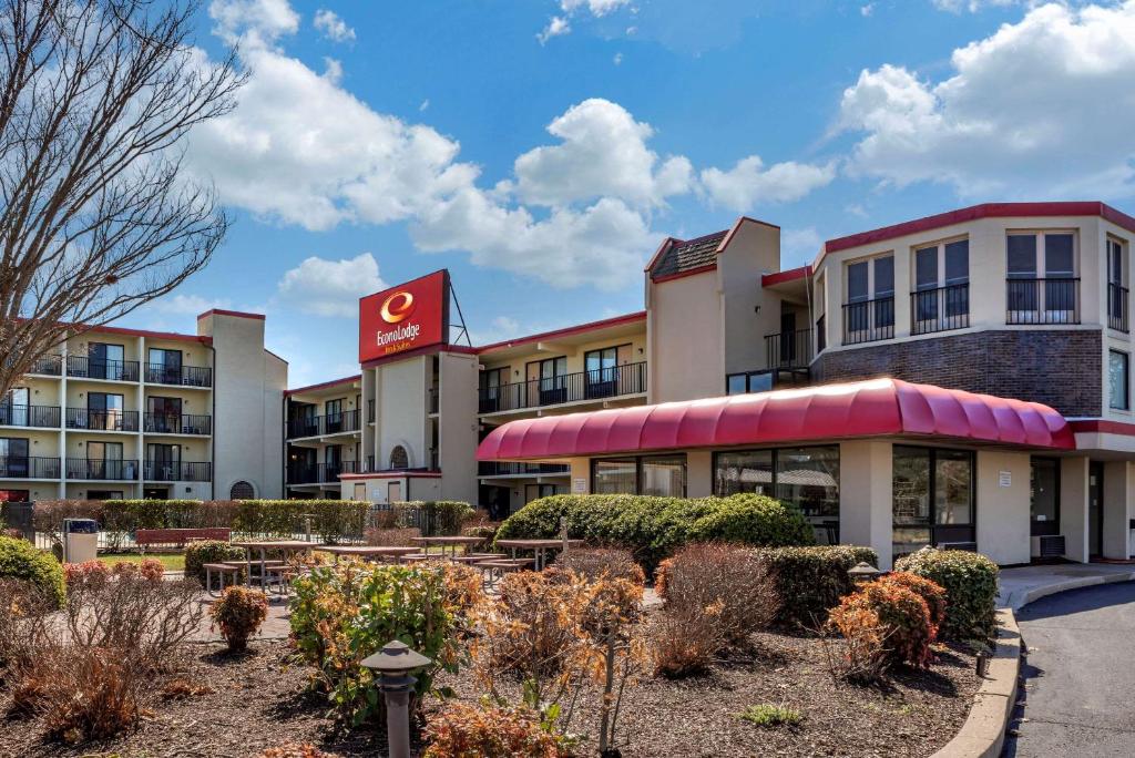 Econo Lodge Inn & Suites - Rehoboth Beach - main image