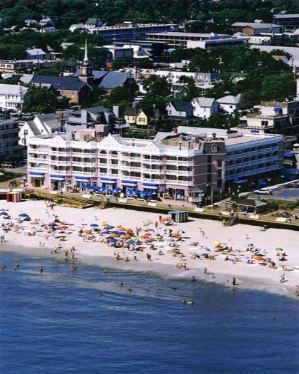 Boardwalk Plaza Hotel - image 1