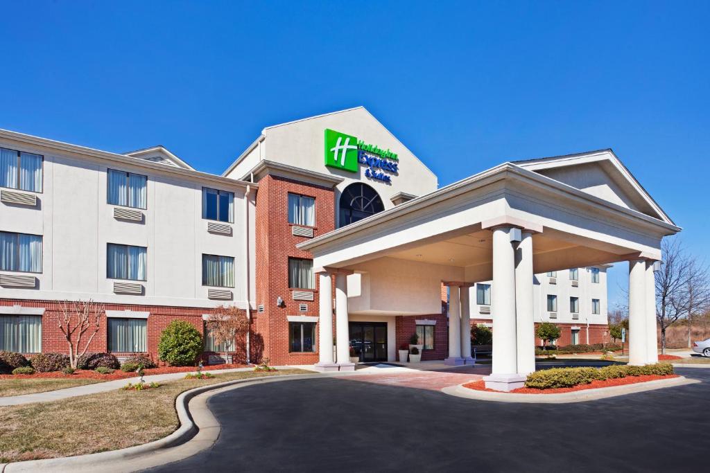 Holiday Inn Express & Suites Reidsville an IHG Hotel - image 5