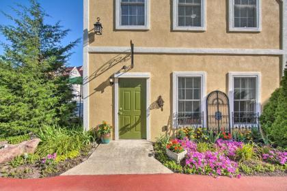 Historic Townhouse in Bavarian-Style Neighborhood! - image 3