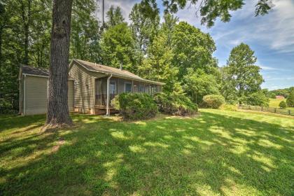 Cozy Rixeyville Cottage with Deck Grill and Stabling! - image 12