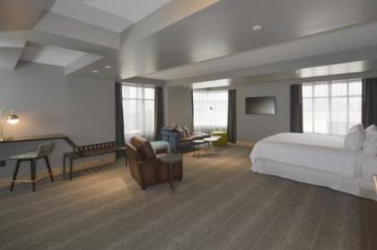 Renaissance Reno Downtown Hotel & Spa - image 4