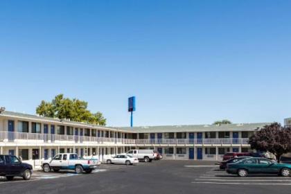 Motel 6-Reno NV - Virginia Plumb - image 2