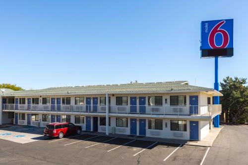 Motel 6-Reno NV - West - main image