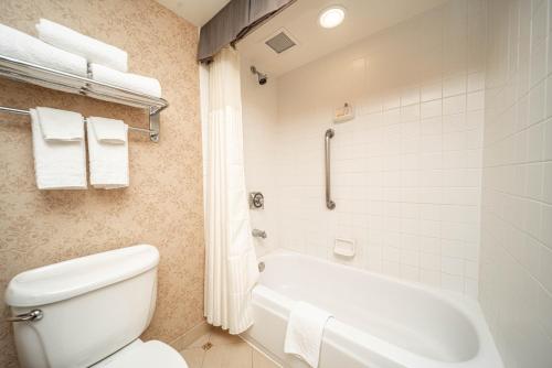 Reno Suites - image 5