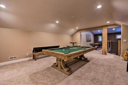 Sleek Reno-Lake Tahoe Retreat 4 Mi to Ski Mt Rose - image 3