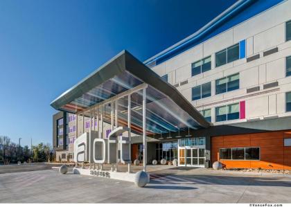 Aloft Reno Tahoe International Airport - image 9