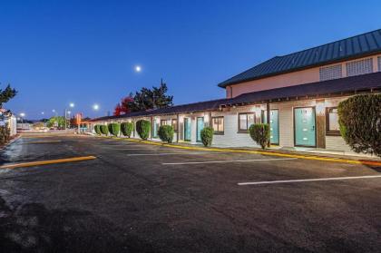 Boutique Motel in the Heart of Midtown! - image 13