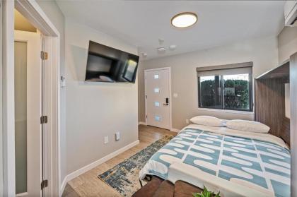 Boutique Motel in the Heart of Midtown! - image 3