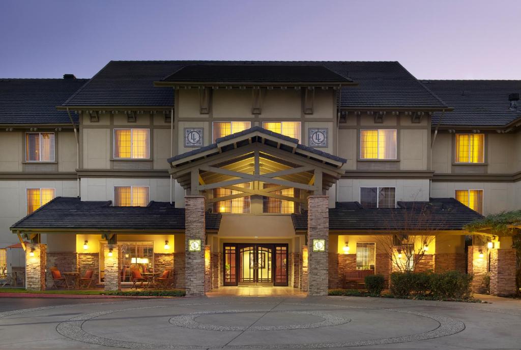 Larkspur Landing Renton-An All-Suite Hotel - main image