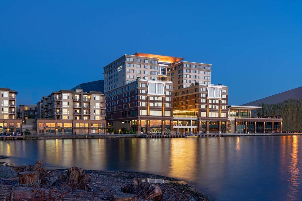 Hyatt Regency Lake Washington at Seattle's Southport - image 2