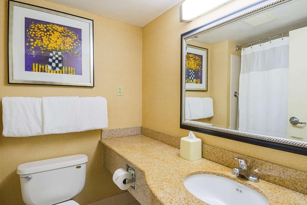 Quality Inn Boston-Revere - image 2