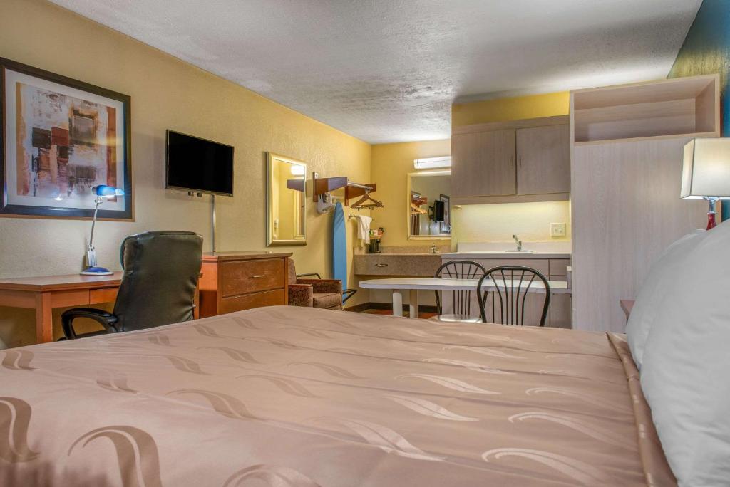 Quality Inn Columbus-East - image 2