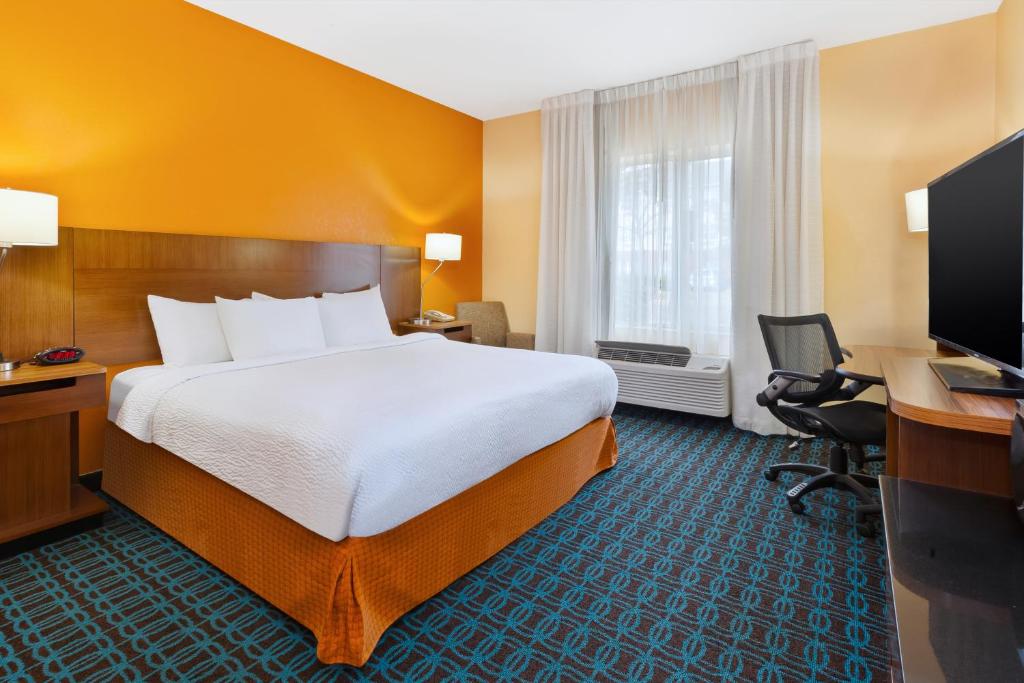 Fairfield Inn & Suites by Marriott Columbus East - image 2