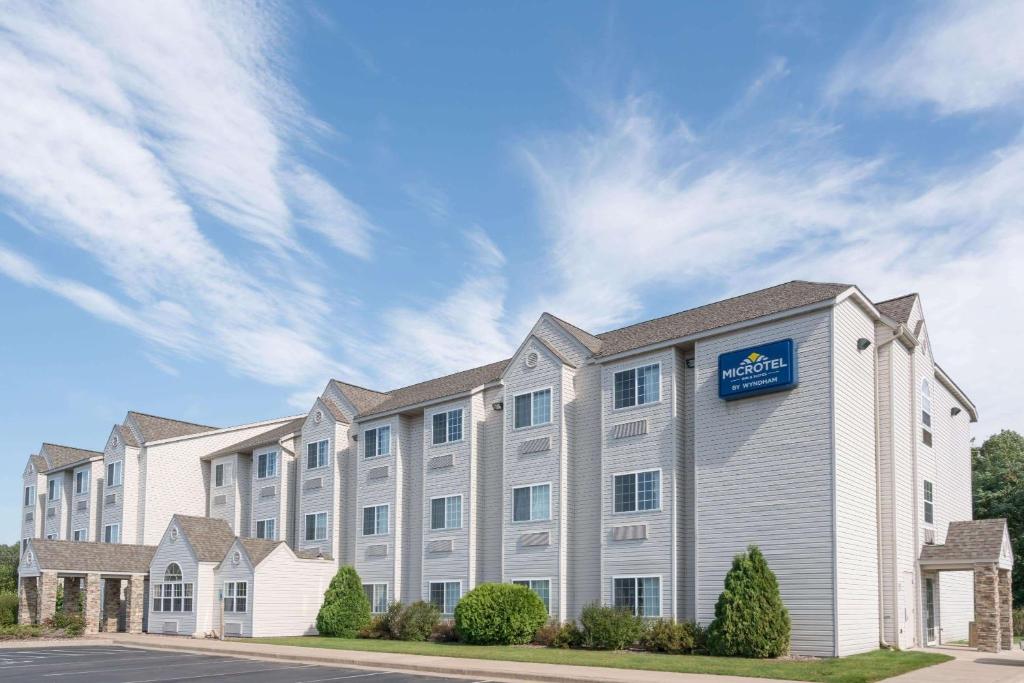 Microtel Inn & Suites by Wyndham Rice Lake - main image