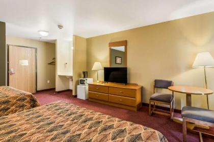 AmeriVu Inn and Suites - image 12