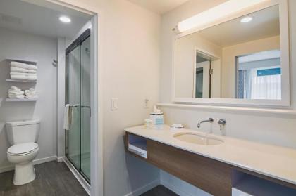 Hampton Inn & Suites-Dallas/Richardson - image 6