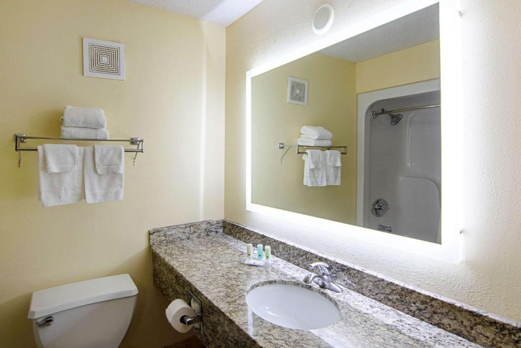 Quality Inn Richburg - image 2