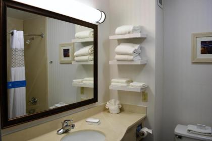 Hampton Inn Richfield - image 11