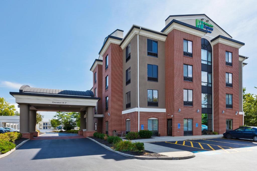 Holiday Inn Express Hotel & Suites Cleveland-Richfield an IHG Hotel - main image