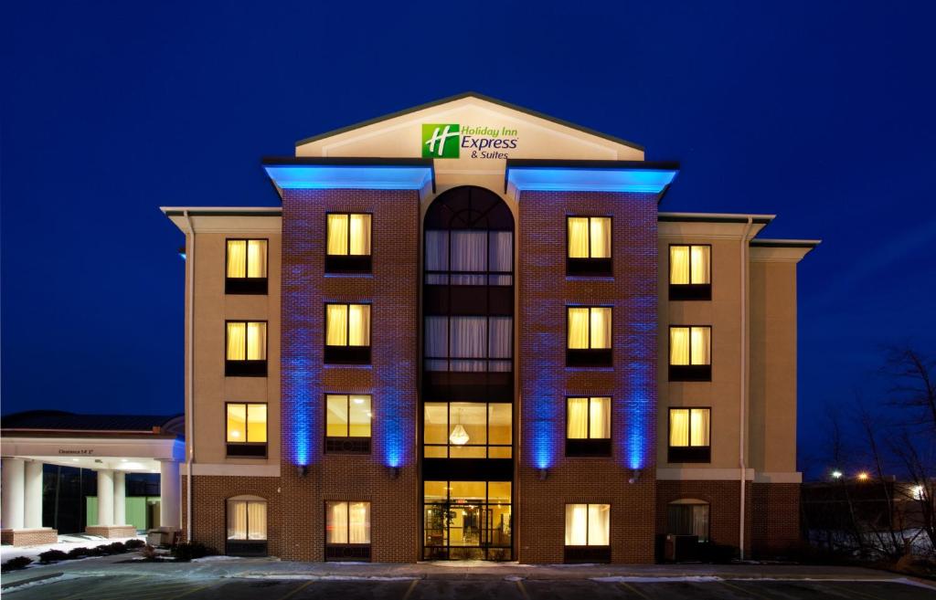 Holiday Inn Express Hotel & Suites Cleveland-Richfield an IHG Hotel - image 2