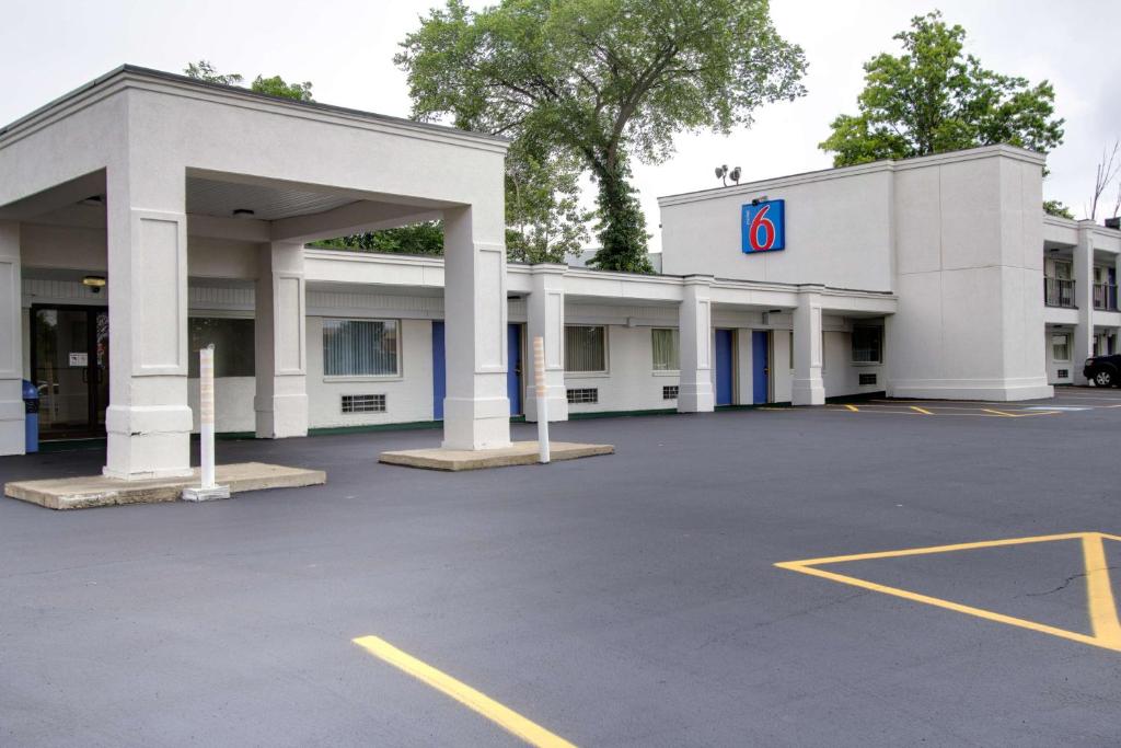 Motel 6-Richfield OH - main image