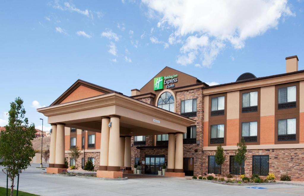 Holiday Inn Express Richfield - main image