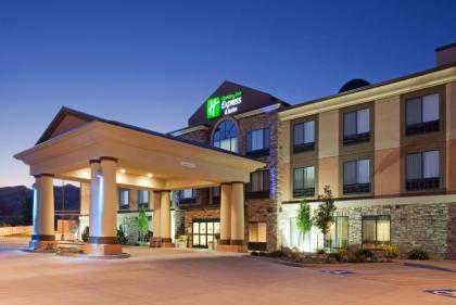 Holiday Inn Express Richfield - image 10