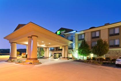 Holiday Inn Express Richfield - image 11