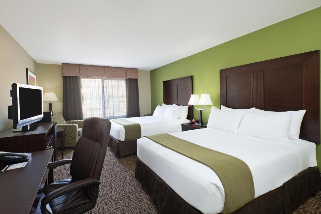 Holiday Inn Express Richfield - image 2