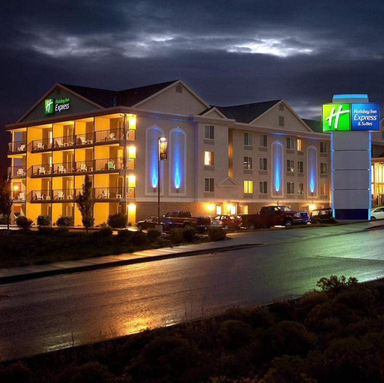 Holiday Inn Express Hotel & Suites Richland - main image