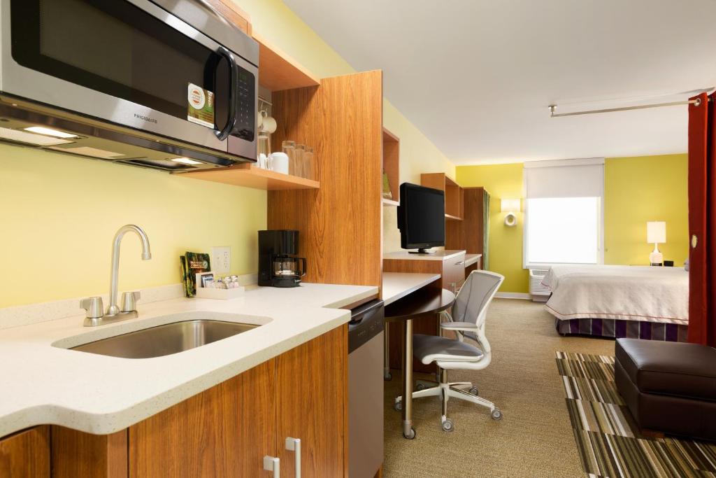 Home2 Suites St. Louis / Forest Park - main image