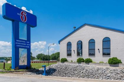 Motel 6-Richmond IN Richmond