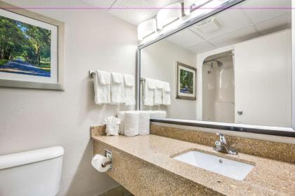 Clarion Pointe - image 11