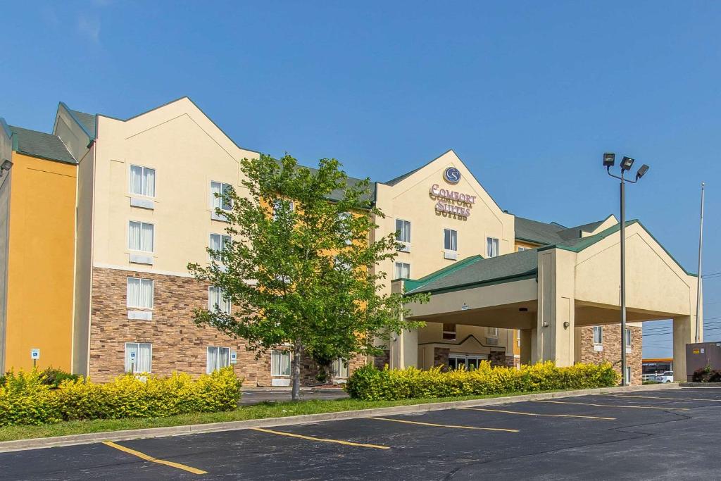 Comfort Suites Richmond - main image