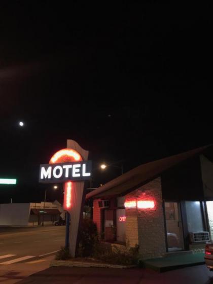 Richmond Motel - image 8